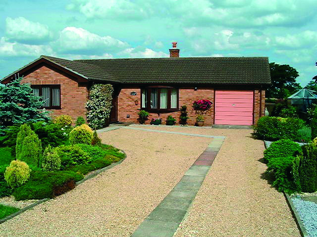 Gravel driveway using golden gravel